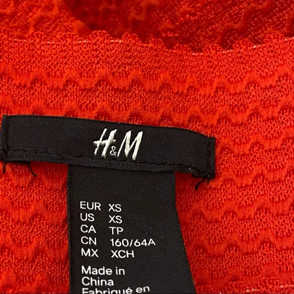 H & M NWT Red Textured Bandage Elastic Waist Flared Skirt w/back Zipper - Picture 6 of 12